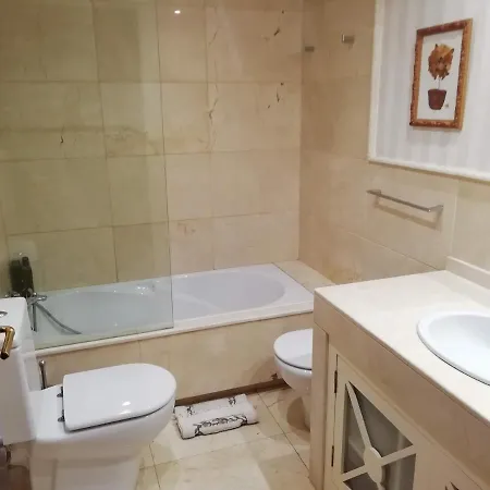 Estupenda Con Piscina 5 Minutos Centro Prohibido Fiestas Villa